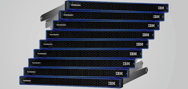 Frontansicht des IBM Storage FlashSystem 5600 mit zwölf NVMe-Steckplätzen